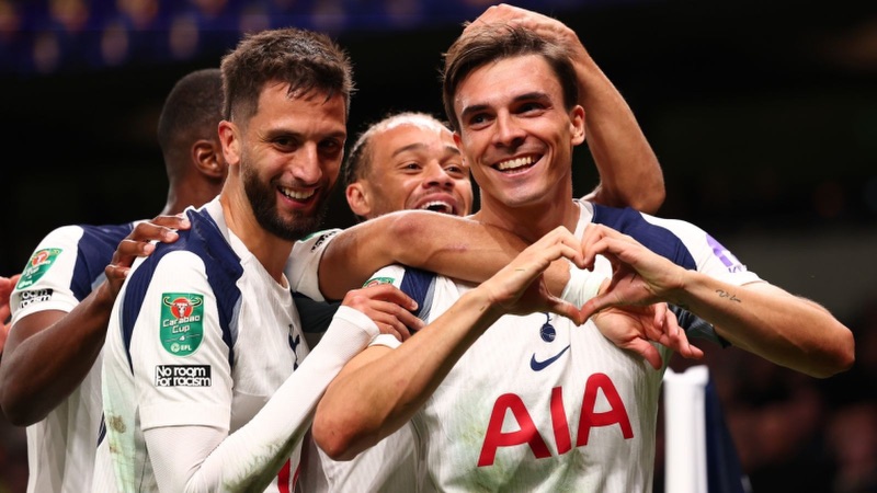 Tottenham cũng đang có mùa giải đáng được ghi nhận Tottenham cũng đang có mùa giải đáng được ghi nhận